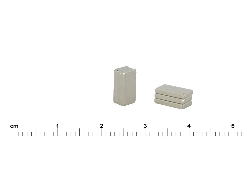 Magnes — długość 10 mm, szerokość 5 mm, wysokość 1,5 mm — neodymowy (N38)