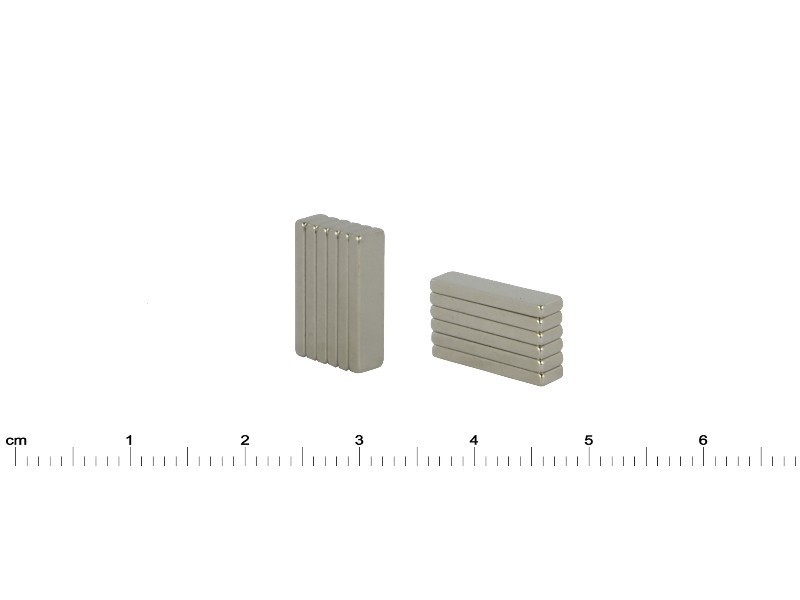 Magnes — długość 15 mm, szerokość 4 mm, wysokość 1,5 mm — neodymowy (N38)