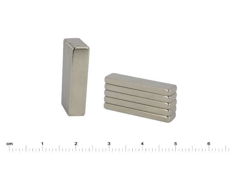 Magnes — długość 25 mm, szerokość 6 mm, wysokość 2,4 mm — neodymowy (N38)