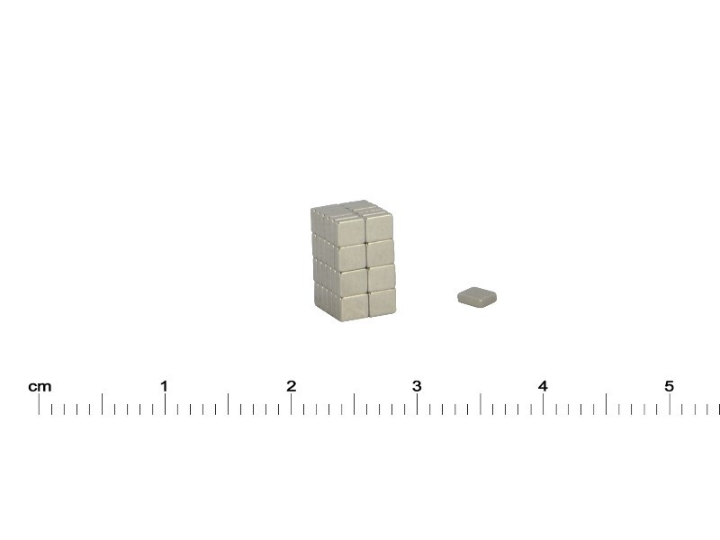 Magnes neodymowy mały — dł. 3 mm, szer. 2,5 mm, wys. 1 mm — N38