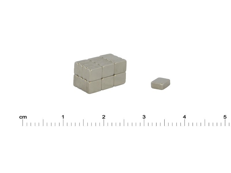 Magnes — długość 5 mm, szerokość 4 mm, wysokość 2 mm — neodymowy (N38)