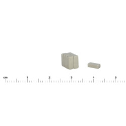 Magnes neodymowy — długość 7 mm, szerokość 3 mm, wysokość 2 mm — materiał N38