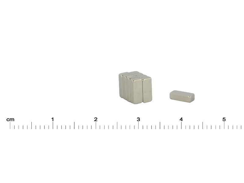 Magnes neodymowy — długość 7 mm, szerokość 3 mm, wysokość 2 mm — materiał N38