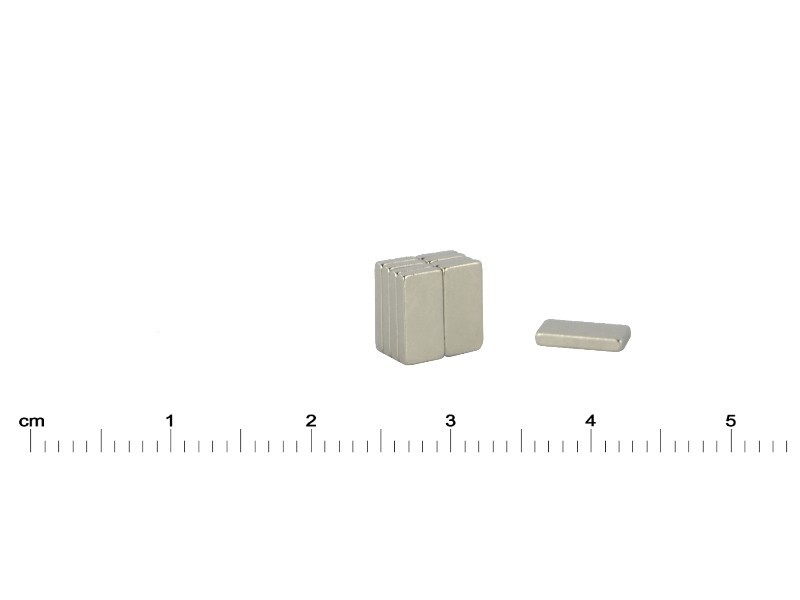 Magnes — długość 8 mm, szerokość 4 mm, wysokość 1,2 mm — neodymowy (N38)