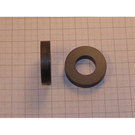 Magnes ceramiczny — ⌀30 mm, ⌀16 mm, 5 mm — ferrytowy (F30)