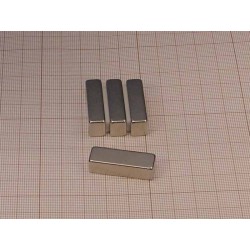Magnes — długość 30 mm, szerokość 10 mm, wysokość 8 mm — neodymowy (N40H) - 002