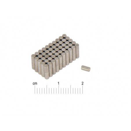 Mini magnes neodymowy — średnica ⌀2 mm, wys. 4 mm — N38