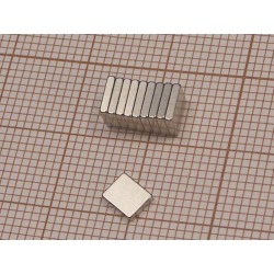 Magnes — długość 5 mm, szerokość 4 mm, wysokość 1 mm — neodymowy (N48H) - 002