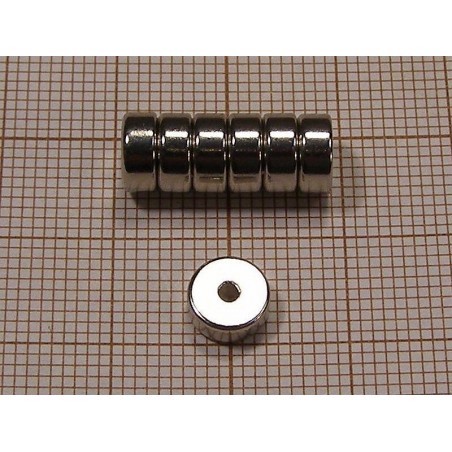 Magnes z dziurką — średnica ⌀7, dziurka ⌀1,5 mm, grubość 3 mm — neodymowy (N35)