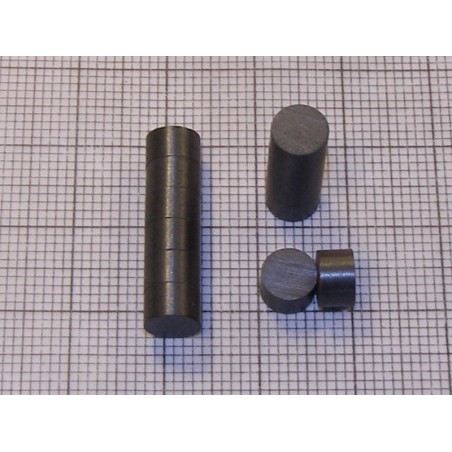 Magnes mały okrągły — ⌀6 mm, wys. 3,7 mm — ferrytowy (F30)