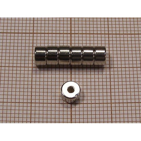 Magnes neodym — średnica Ø5 mm, otwór 1,5 mm, wys. 3 mm — N35