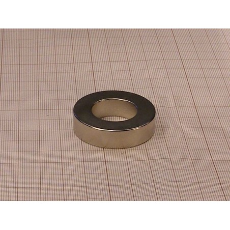 Magnes — średnica ⌀40 mm, otwór ⌀22 mm, grubość 10 mm — neodymowy (N38)