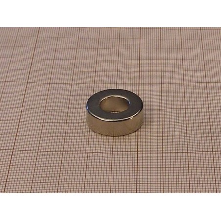 Magnes — średnica ⌀24 mm, otwór ⌀12 mm, grubość 8 mm — neodymowy (N38)