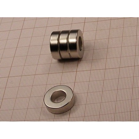 Magnes — średnica ⌀20 mm, otwór ⌀10 mm, grubość 6 mm — neodymowy (N38)