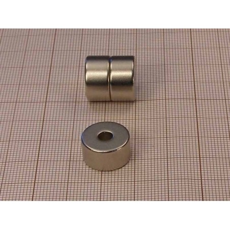Magnes — średnica ⌀15 mm, otwór ⌀4,55 mm, grubość 8 mm — neodymowy (N38)