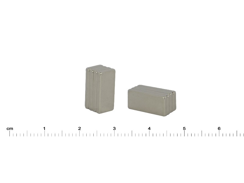 Magnes — długość 15 mm, szerokość 7 mm, wysokość 2 mm — neodymowy (N38)