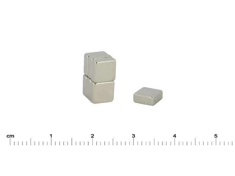 Magnes neodymowy — długość 7 mm, szerokość 7 mm, wysokość 3 mm — materiał N38