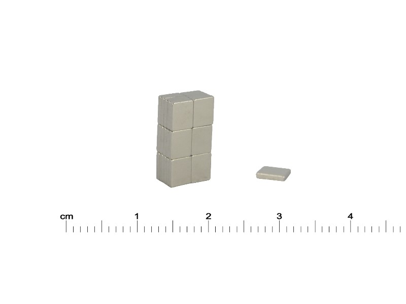 Magnes — długość 5 mm, szerokość 4 mm, wysokość 1 mm — neodymowy (N48H)