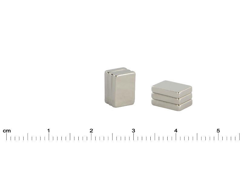 Magnes — długość 10 mm, szerokość 7 mm, wysokość 2 mm — neodymowy (N38)