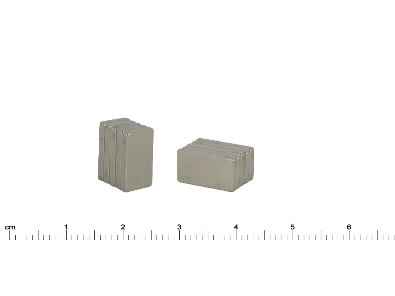 Magnes — długość 13 mm, szerokość 7 mm, wysokość 2 mm — neodymowy (N38)