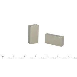Magnes — długość 20 mm, szerokość 10 mm, wysokość 1 mm — neodymowy (N38) - 008