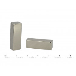 Magnes — długość 30 mm, szerokość 10 mm, wysokość 8 mm — neodymowy (N40H) - 007
