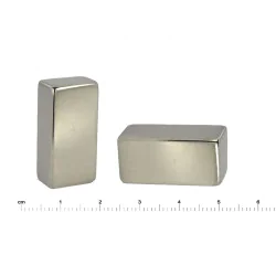 Silny magnes neodymowy 30x10x15 płytkowy N33SH - 008