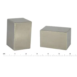 Magnes — długość 30 mm, szerokość 20 mm, wysokość 20 mm — neodymowy (N35H) - 007