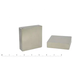 Magnes — długość 35 mm, szerokość 35 mm, wysokość 10 mm — neodymowy (N38) - 008