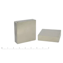 Magnes — długość 42 mm, szerokość 42 mm, wysokość 10 mm — neodymowy (N38) - 008