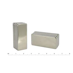 Magnes — długość 42 mm, szerokość 20 mm, wysokość 5 mm — neodymowy (N35H) - 008