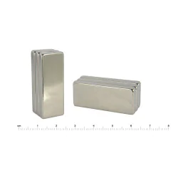 Magnes — długość 42 mm, szerokość 20 mm, wysokość 3 mm — neodymowy (N35H) - 008