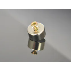 Magnes okrągły, pod wkręt — ⌀18 mm, ⌀7,2/⌀3,6 mm, wys. 10 mm — neodymowy (N42)