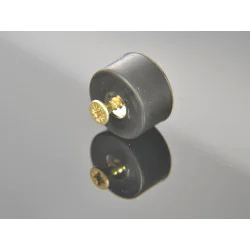 Magnes w gumie, okrągły, pod wkręt — ⌀19,5 mm, ⌀7,2/⌀3,6 mm, wys. 11,5 mm — neodymowy