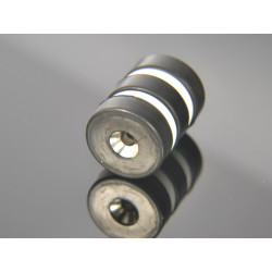 Magnesy w gumie, okrągłe, pod wkręt — ⌀19,5 mm, ⌀7,2/⌀3,6 mm, wys. 6,5 mm — neodymowy (N42)