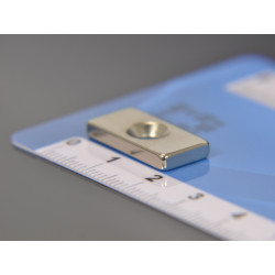 Magnes płytkowy, pod wkręt — wymiary 20x10x3 mm — neodymowy (N38) - 004