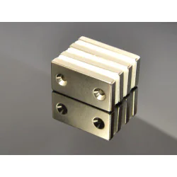 Magnes płytkowy, pod wkręt — 40x20x5 mm — neodymowy (N38) - 009
