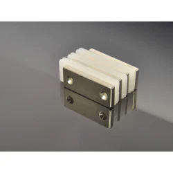 Magnes płytkowy, pod wkręt — wymiary 50x20x5 mm — neodymowy (N38) - 008