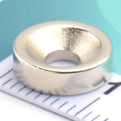 Magnes okrągły, pod wkręt — ⌀10 mm, ⌀7/⌀3,5 mm, wys. 3 mm — neodymowy (N35) - 003