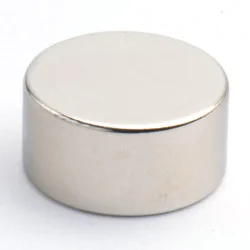 Magnes — średnica ⌀12 mm, grubość 6 mm — neodymowy (N38) - 007