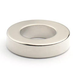 Neodymowy — średnica ⌀25 mm, otwór ⌀14 mm, wys. 6 mm — magnes (N38) - 005