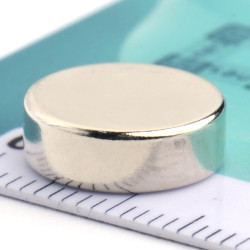 Magnes neodymowy — średnica ⌀12 mm, grubość 4 mm — N38