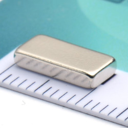 Magnes neodymowy — dł. 10 mm, szer. 5 mm, wys. 2 mm — N38 - 004