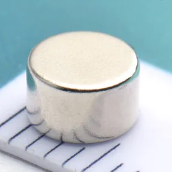 Magnes — średnica ⌀5 mm, grubość 3 mm — neodymowy (N38) - 005