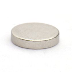 Magnes mały — średnica ⌀5 mm, grubość 1 mm — neodymowy (N38) - 005