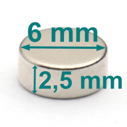 Magnesowany wzdłuż średnicy ⌀6 mm, wysokość 2,5 mm — magnes neodymowy (N35H)