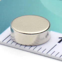 Magnes — średnica ⌀8 mm, grubość 3 mm — neodymowy (N38) - 008