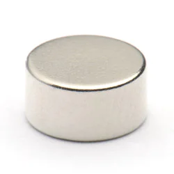 Magnes — średnica ⌀8 mm, grubość 4 mm — neodymowy (N38) - 008
