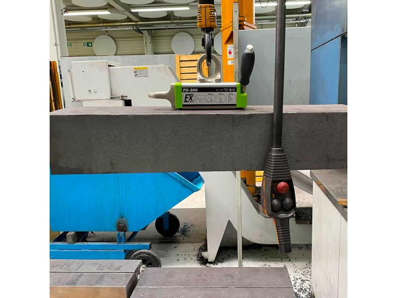 Chwytak podnośnik uchwyt magnetyczny FX-300 uniwersalny magnes do blach 300 kg