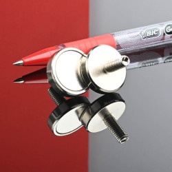 Magnes w obudowie — średnica ⌀20 mm, z gwintowanym trzpieniem M5, wys. 18 mm — neodymowy - 004